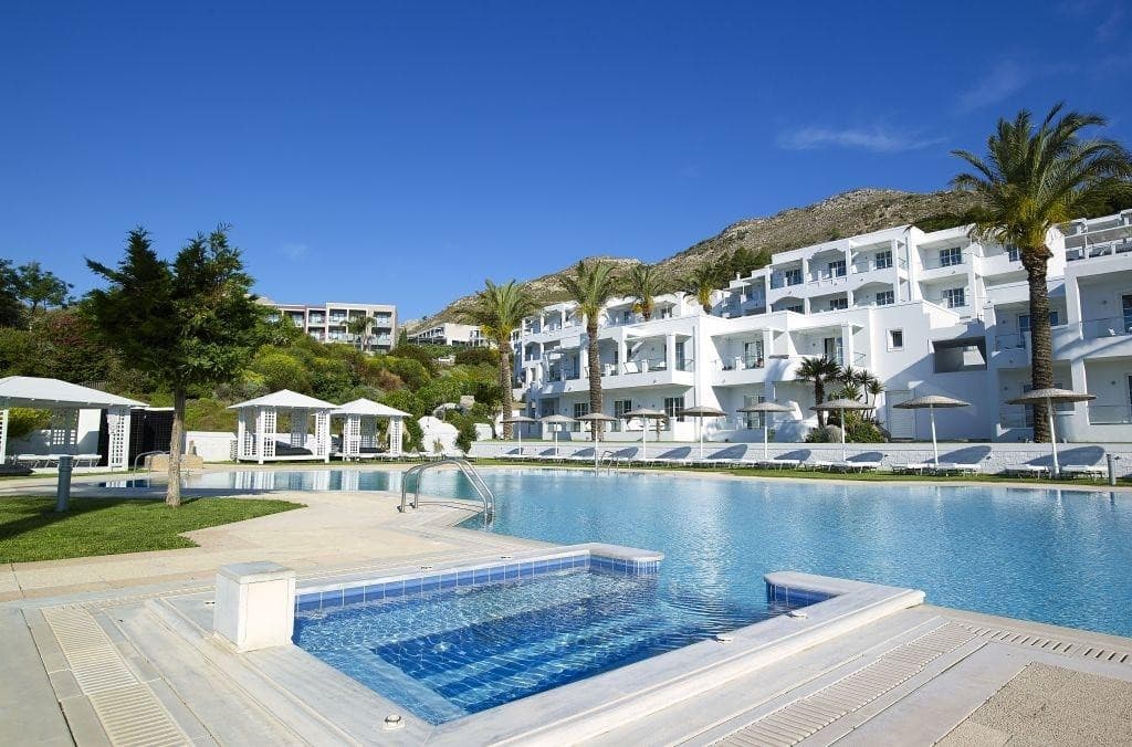 Dimitra Beach Hotel & Suites