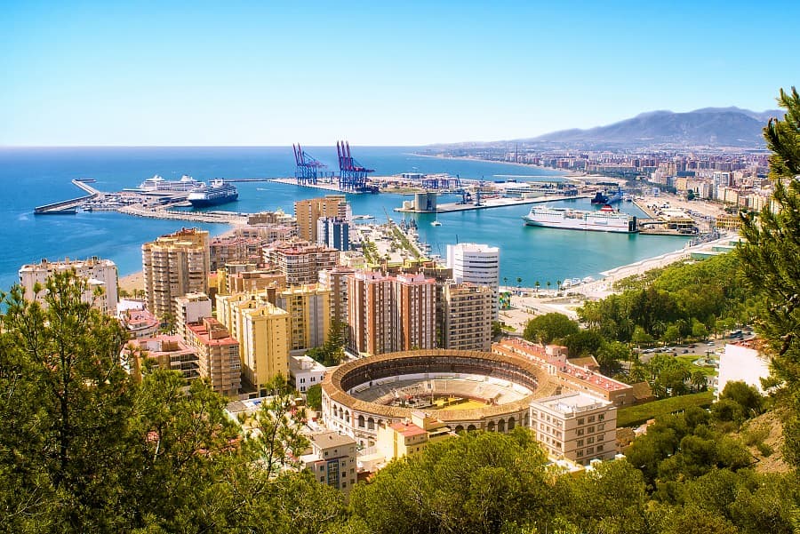 Malaga a Gibraltar – kontrasty Stredomoria letecky