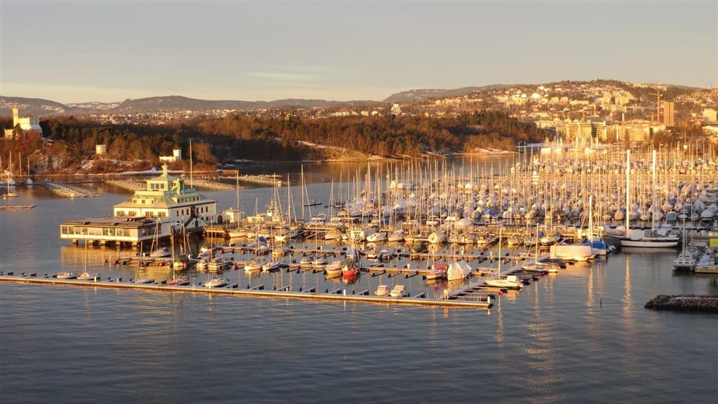 Oslo - hlavné mesto Nórska letecky