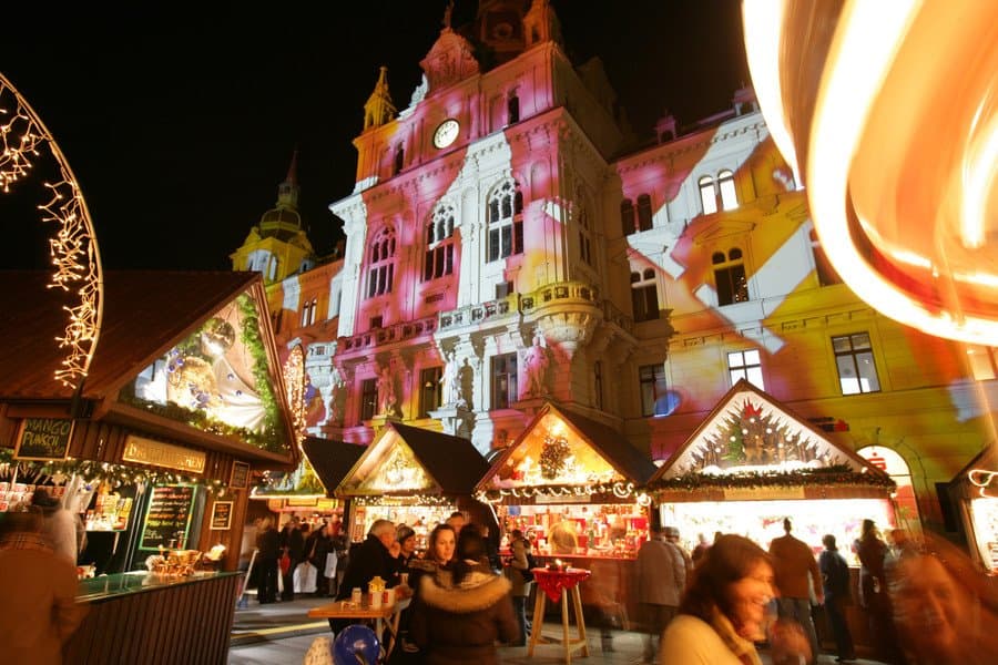 Adventný Graz s ľadovým Betlehemom