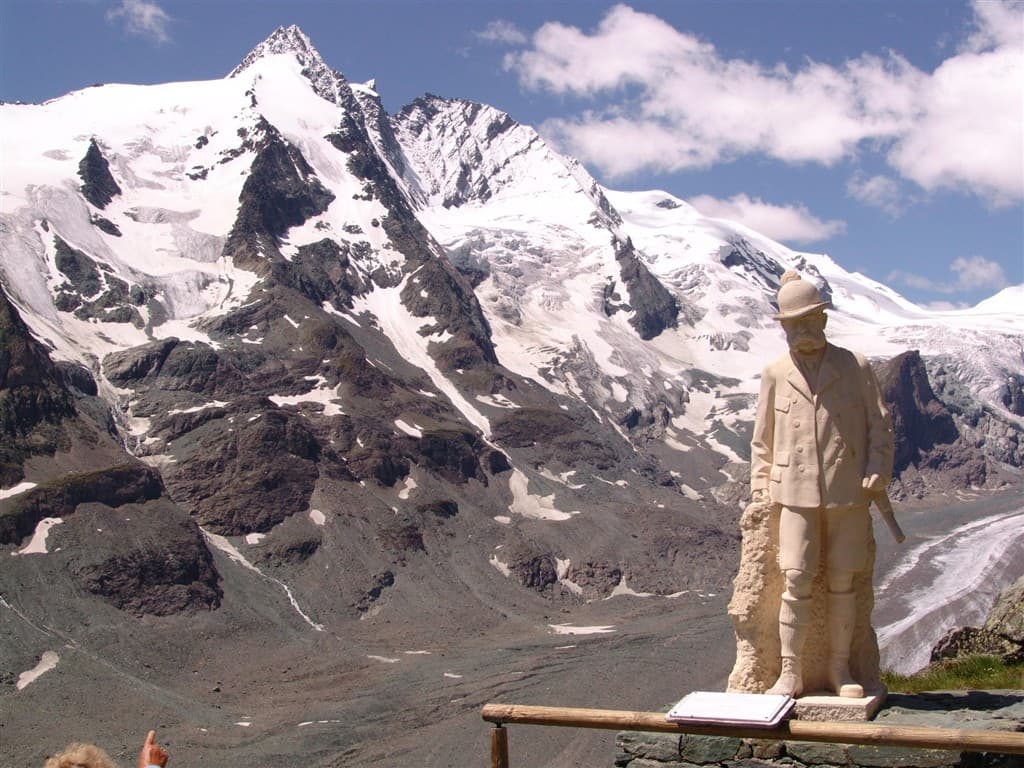 Alpský velikán Grossglockner a jazero Zell am See