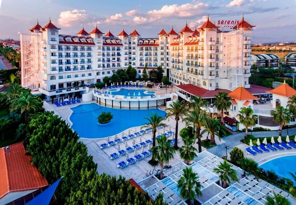 Serenis Hotel
