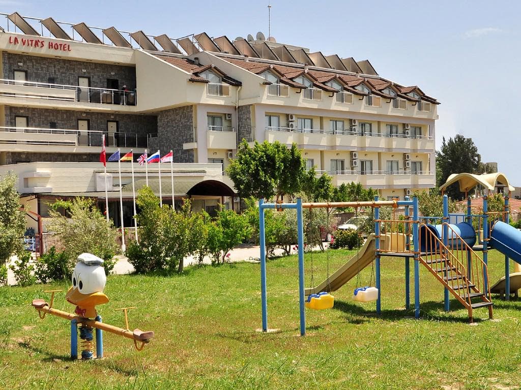 Lavitas Hotel