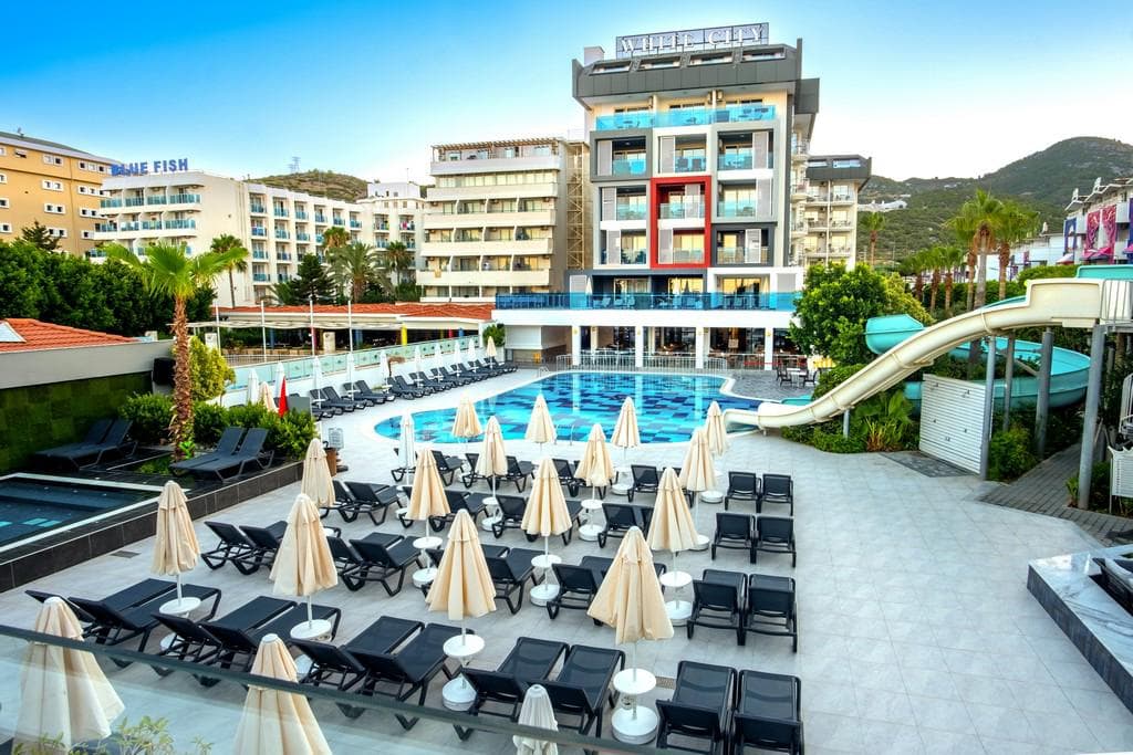 White City Beach Hotel